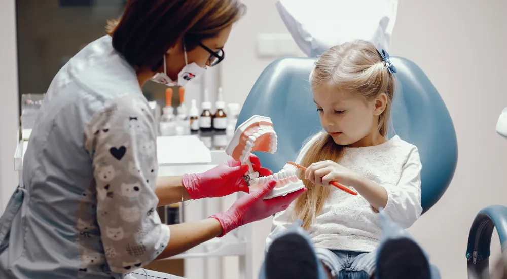 Odontopediatría servicio tratamiento clinica gomez de la mata